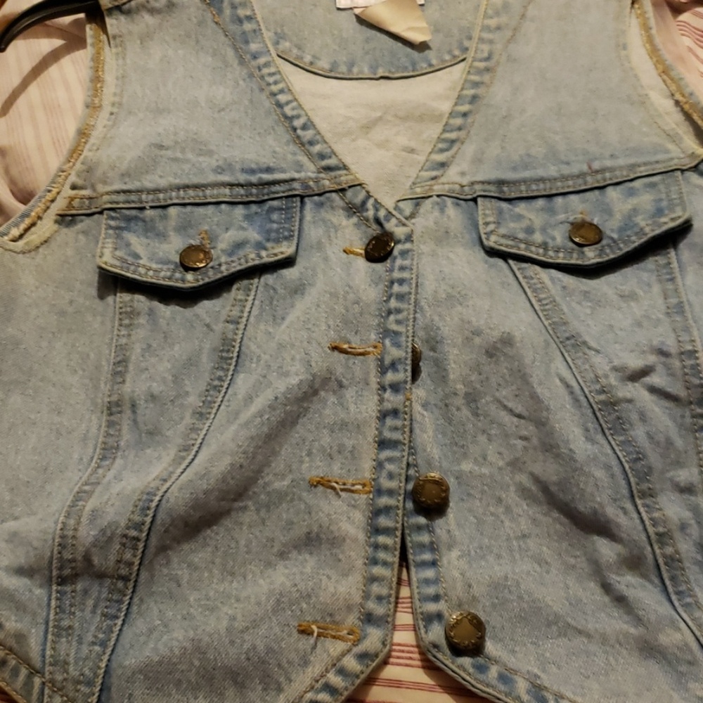 Vest - Picture 2 of 2